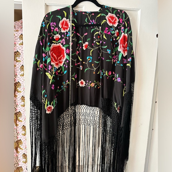 Beautiful, Vibrant Kimono - Picture 10 of 14